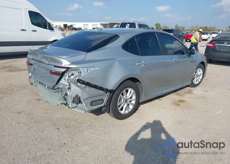 2025 Toyota Camry Le z USA, uszkodzony, nr VIN 4T1DAACK4SU162402